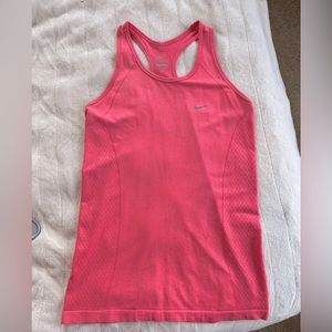 Pink Nike Women’s athletic tank top size Medium
